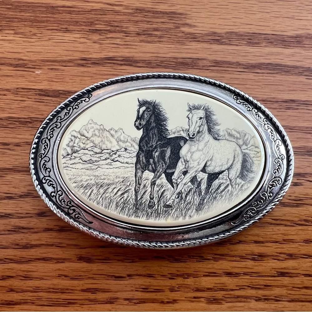 EUC Barlow Double Horse Silver Belt Buckle